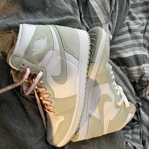 High Top Jordan 1s